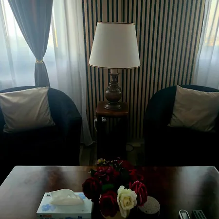 Apartman Excelsior Central-steps From Metro