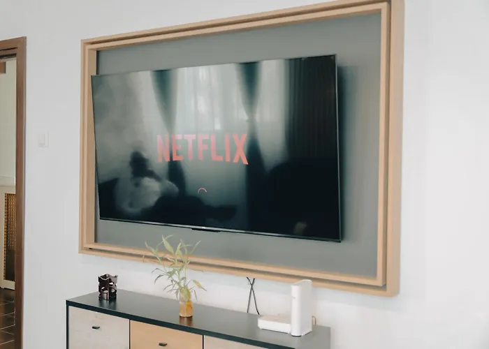 Excelsior Central-steps From Metro Apartment *