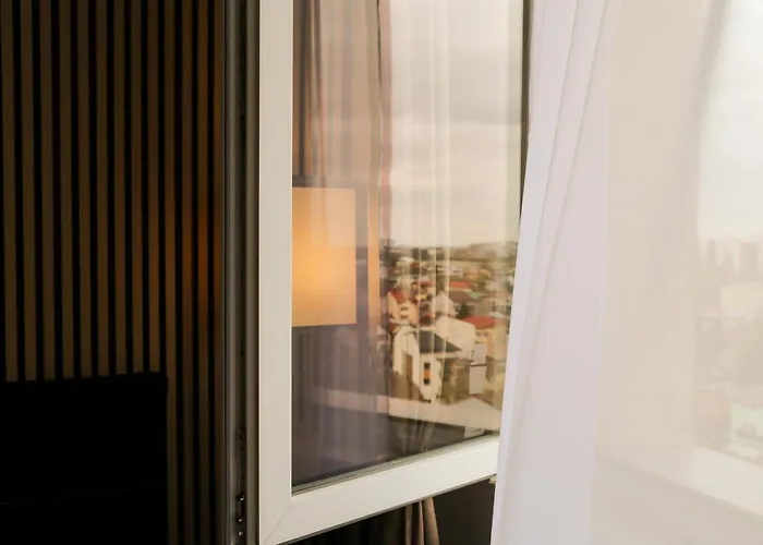 Excelsior Central-steps From Metro Apartment