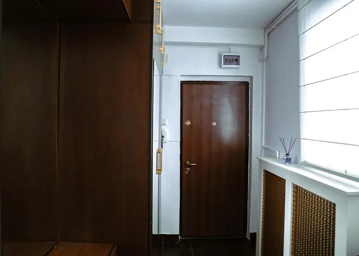 Excelsior Central-steps From Metro