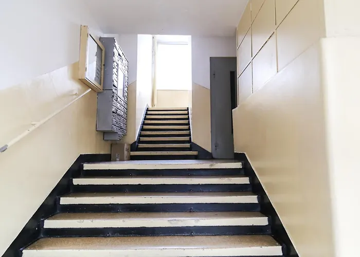 Excelsior Central-steps From Metro Apartment *