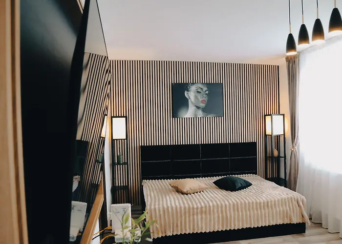 Apartment Excelsior Central-steps From Metro *