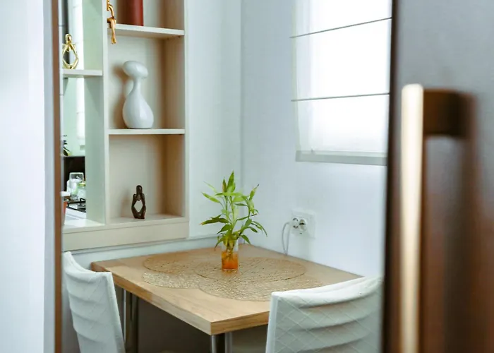 Excelsior Central-steps From Metro Apartment *