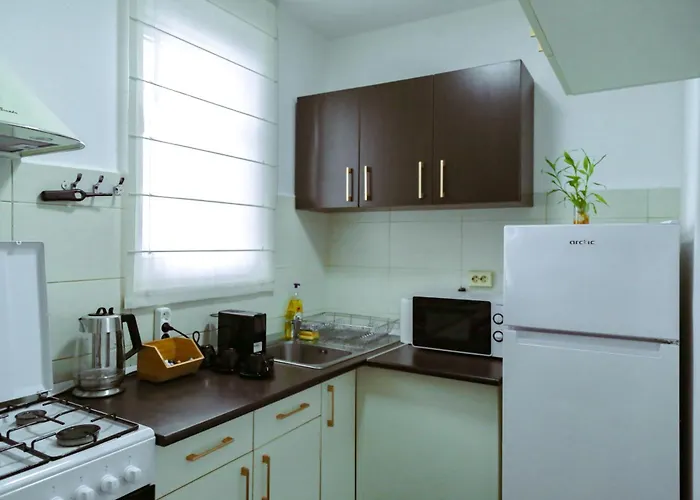 Apartment Excelsior Central-steps From Metro *