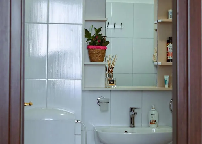 Excelsior Central-steps From Metro *