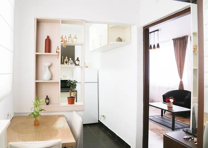 Excelsior Central-steps From Metro Bucharest