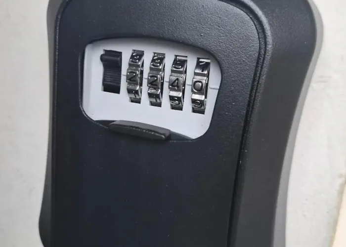 Excelsior Central-steps From Metro